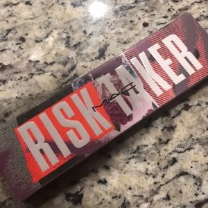 MAC Girls Palette # Risk Taker